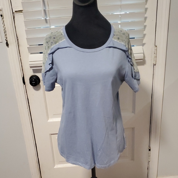Hannah Light Blue Short Sleeve Tee - Picture 1 of 9